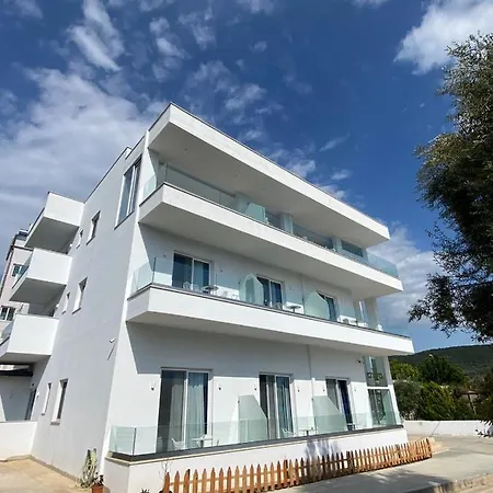 Otto 3* Ksamil