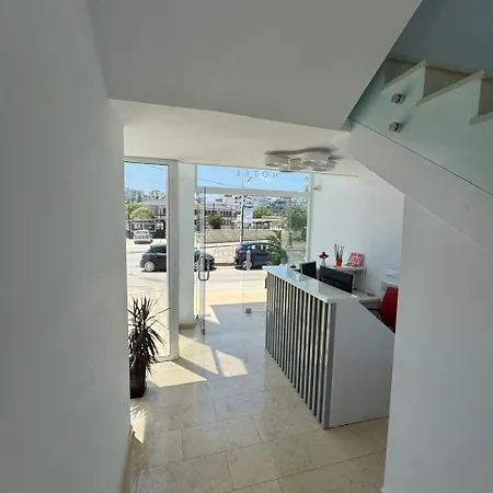 Otto 3* Ksamil