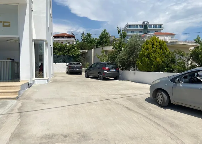 Otto 3* كساميل