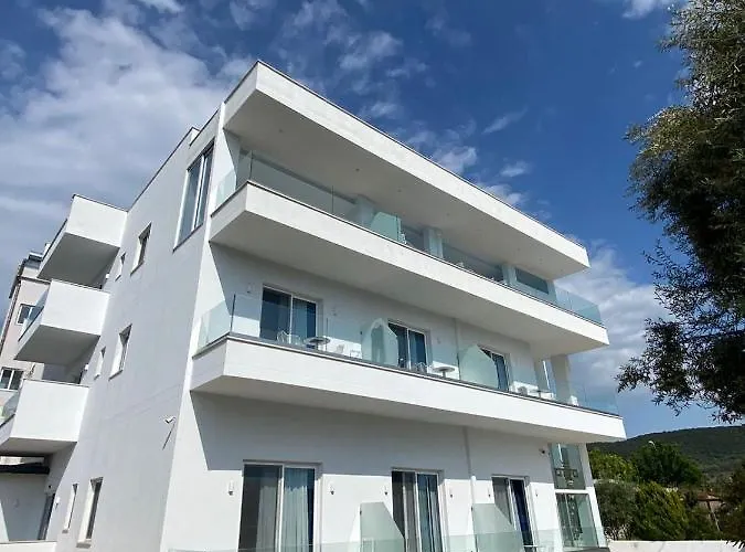 Otto 3* Ksamil