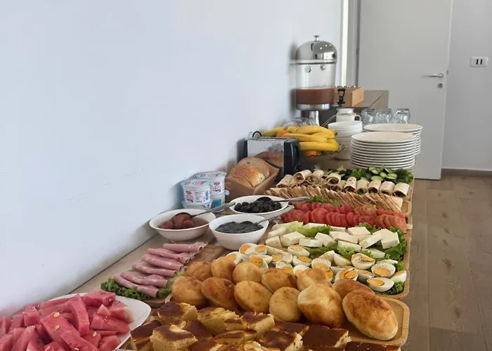 Otto فندق كساميل